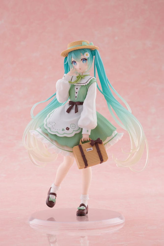 Hatsune Miku: Fashion Country PVC Statue 18 cm